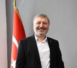 NESİLLERİN KILAVUZU: ÖĞRETMENİN İTİBARI, TOPLUMUN İSTİKBALİ
